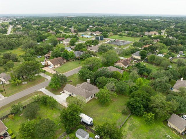 202 Meadow Woods DR, Kyle, TX 78640