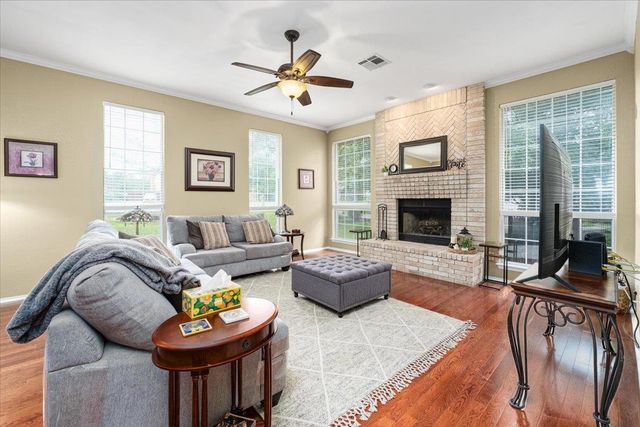 202 Meadow Woods DR, Kyle, TX 78640