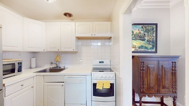144 Commonwealth Ave 8, Boston, MA 02116