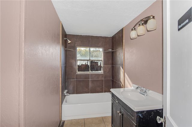 1207 East 27th Street, Bryan, TX 77803