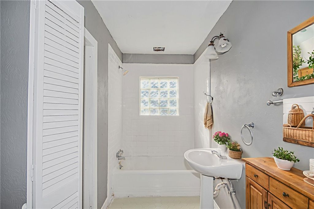 1207 East 27th Street, Bryan, TX 77803 — photo 4