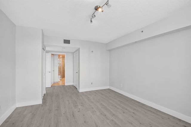 403 S Sapodilla Avenue 409, West Palm Beach, FL 33401