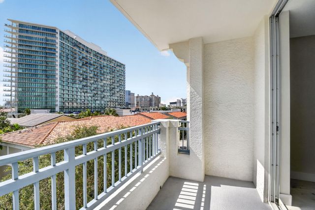 403 S Sapodilla Avenue 409, West Palm Beach, FL 33401