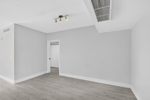 403 S Sapodilla Avenue 409, West Palm Beach, FL 33401