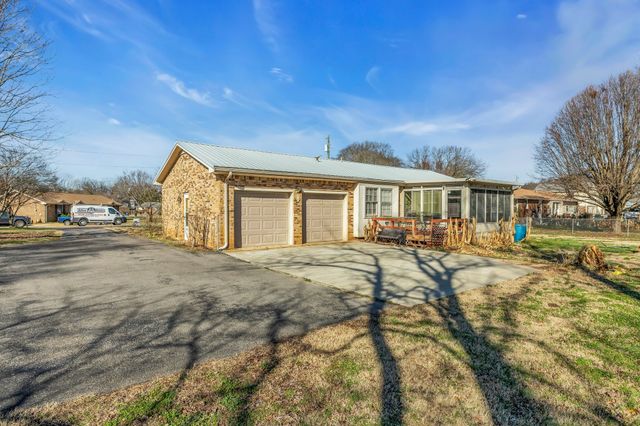 709 General Palmer Dr, Smyrna, TN 37167