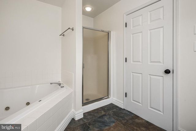 12 HUNT CLUB DR, Collegeville, PA 19426