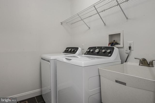 12 HUNT CLUB DR, Collegeville, PA 19426