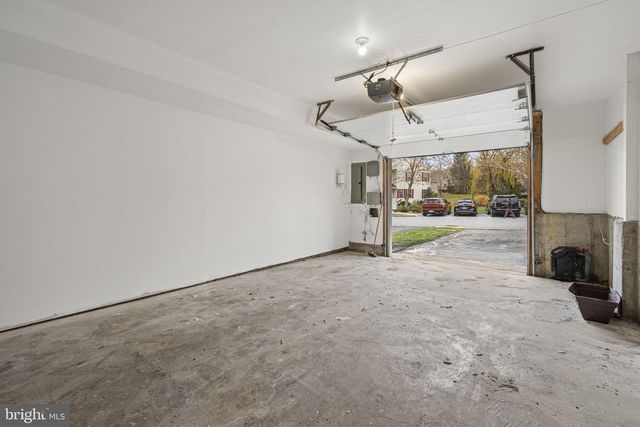 12 HUNT CLUB DR, Collegeville, PA 19426