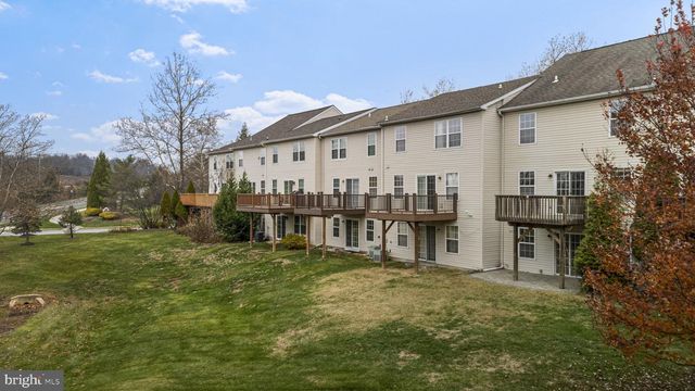 12 HUNT CLUB DR, Collegeville, PA 19426