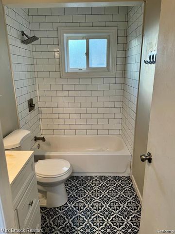28127 Joan Street, Saint Clair Shores, MI 48081