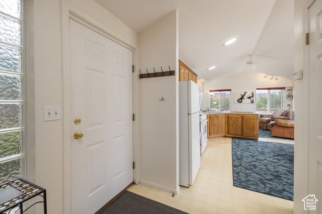 9 CHAMISA LN, Castle Valley, UT 84532