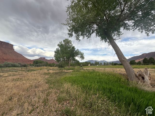 9 CHAMISA LN, Castle Valley, UT 84532