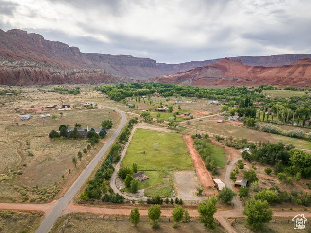 9 CHAMISA LN, Castle Valley, UT 84532