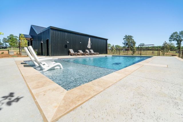 13127 S County Road 246, Arp, TX 75750