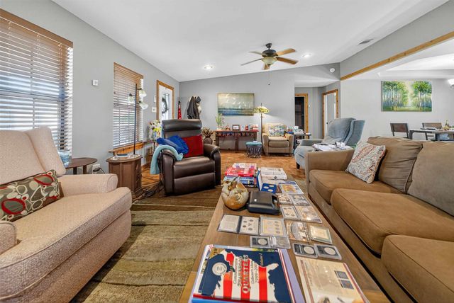 509 Wildewood Drive, Chandler, TX 75758