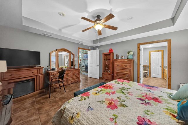 509 Wildewood Drive, Chandler, TX 75758