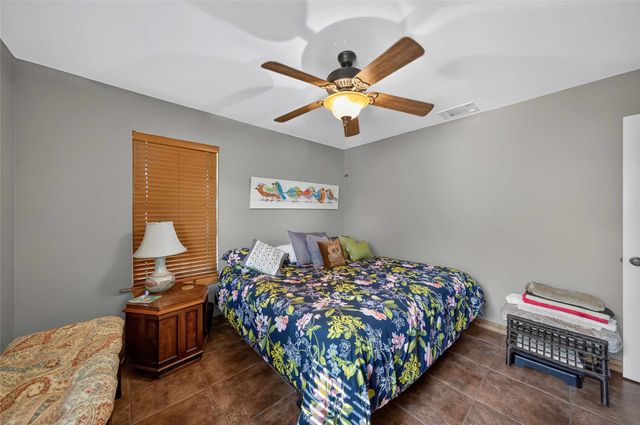 509 Wildewood Drive, Chandler, TX 75758