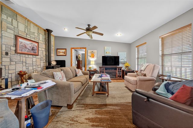 509 Wildewood Drive, Chandler, TX 75758