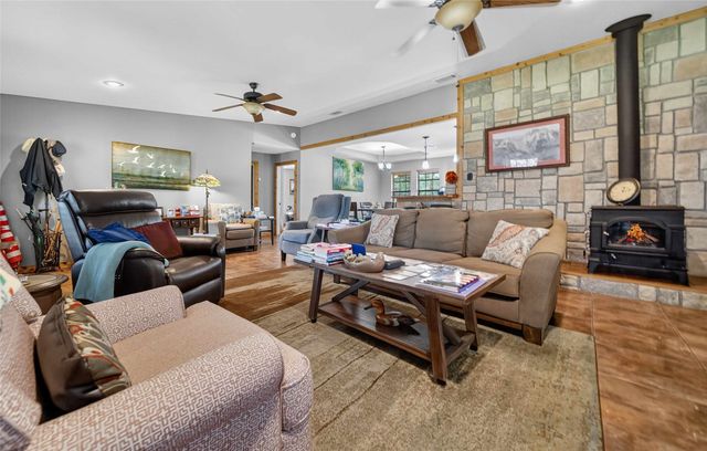 509 Wildewood Drive, Chandler, TX 75758