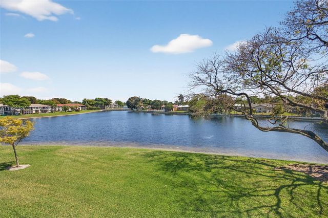 9670 W Mcnab Rd 208, Tamarac, FL 33321