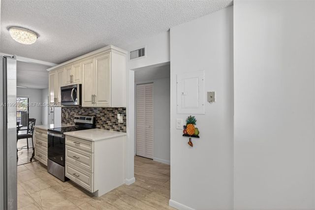 9670 W Mcnab Rd 208, Tamarac, FL 33321