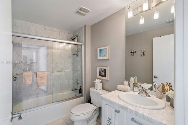 244 Biscayne Blvd 1703, Miami, FL 33132