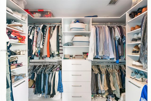 244 Biscayne Blvd 1703, Miami, FL 33132