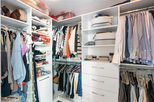 244 Biscayne Blvd 1703, Miami, FL 33132