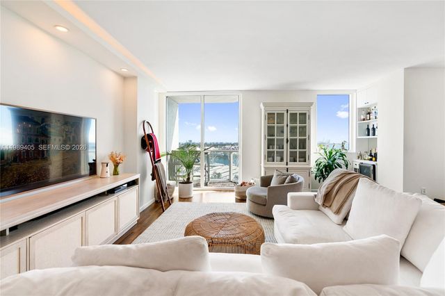 244 Biscayne Blvd 1703, Miami, FL 33132