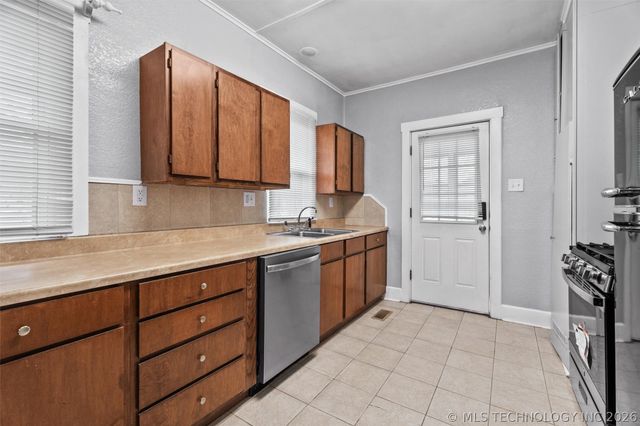 1304 SW Jennings Avenue, Bartlesville, OK 74003