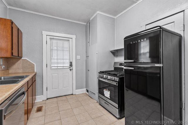 1304 SW Jennings Avenue, Bartlesville, OK 74003