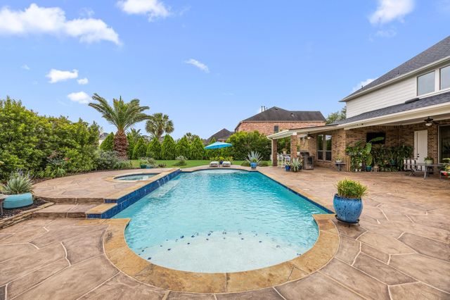 6011 Cross Creek Harbor Lane, Fulshear, TX 77441