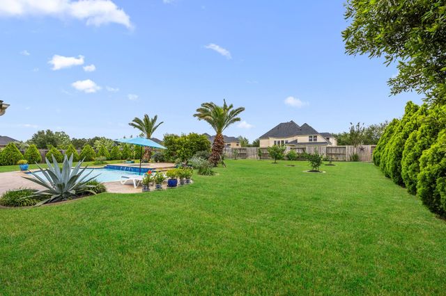 6011 Cross Creek Harbor Lane, Fulshear, TX 77441