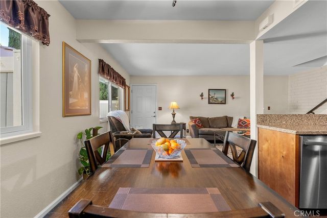 28152 Robin, Saugus, CA 91350