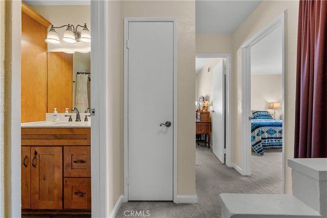 28152 Robin, Saugus, CA 91350