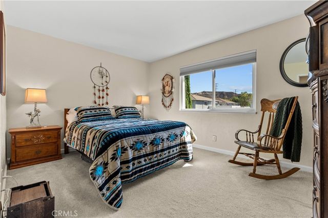 28152 Robin, Saugus, CA 91350