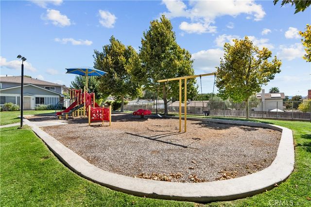 28152 Robin, Saugus, CA 91350