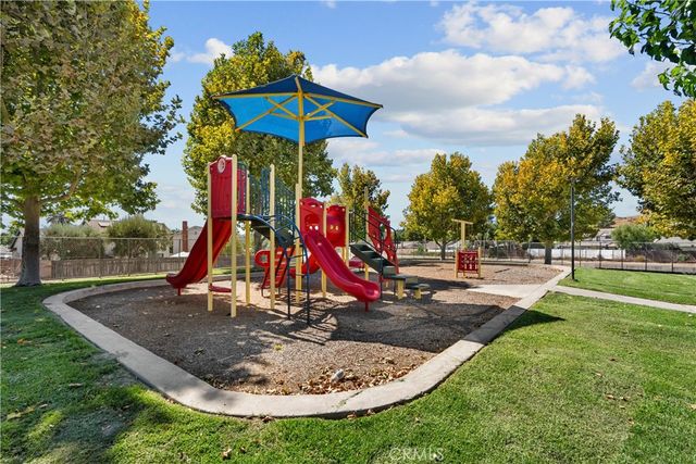 28152 Robin, Saugus, CA 91350