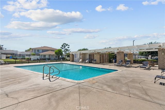 28152 Robin, Saugus, CA 91350