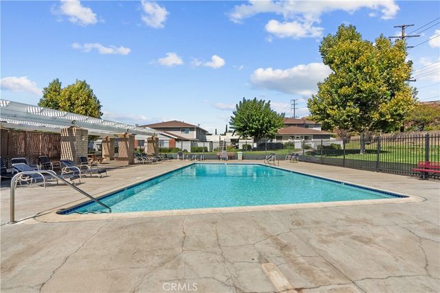 28152 Robin, Saugus, CA 91350