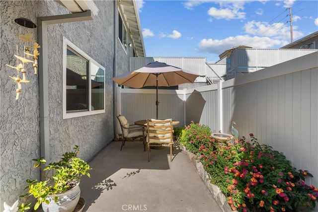 28152 Robin, Saugus, CA 91350