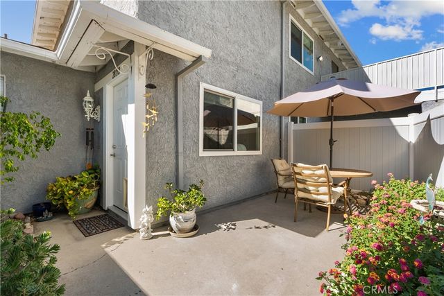 28152 Robin, Saugus, CA 91350