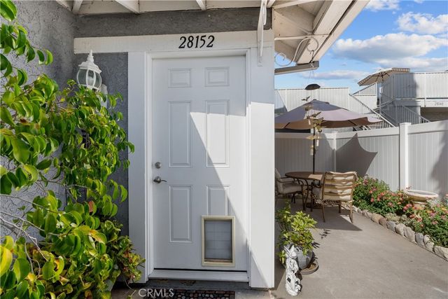 28152 Robin, Saugus, CA 91350