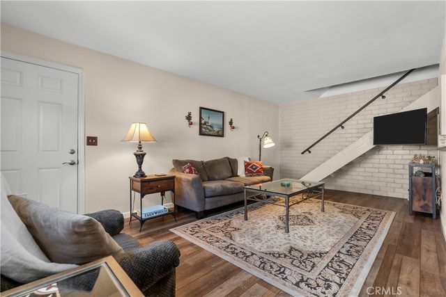 28152 Robin, Saugus, CA 91350