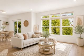 3822 Clayton Avenue, Los Angeles, CA 90027