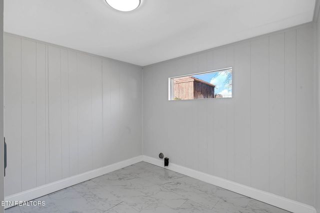 213 Mountain Rd, Clinton, TN 37716