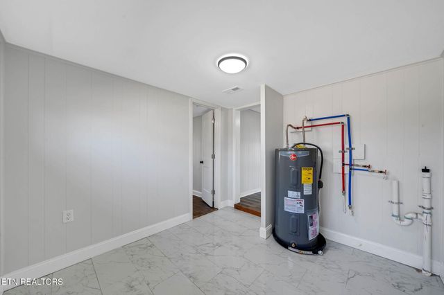 213 Mountain Rd, Clinton, TN 37716