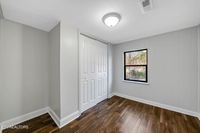 213 Mountain Rd, Clinton, TN 37716