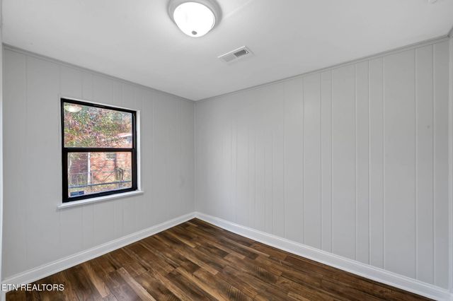 213 Mountain Rd, Clinton, TN 37716