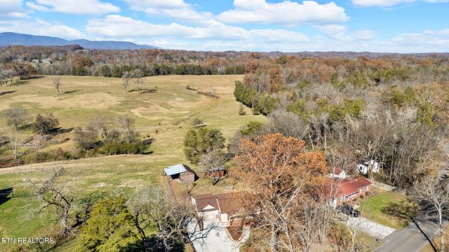 213 Mountain Rd, Clinton, TN 37716